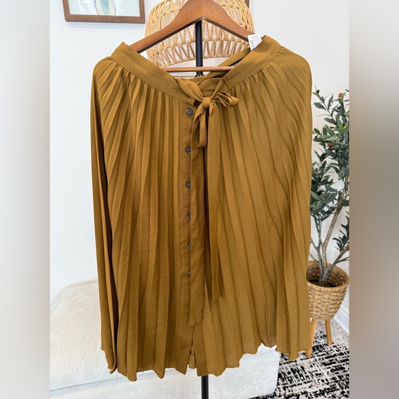 Zara Pleated Buttoned Midi Skirt Caramel Brown (Only Worn Once) - Picture 4 of 4